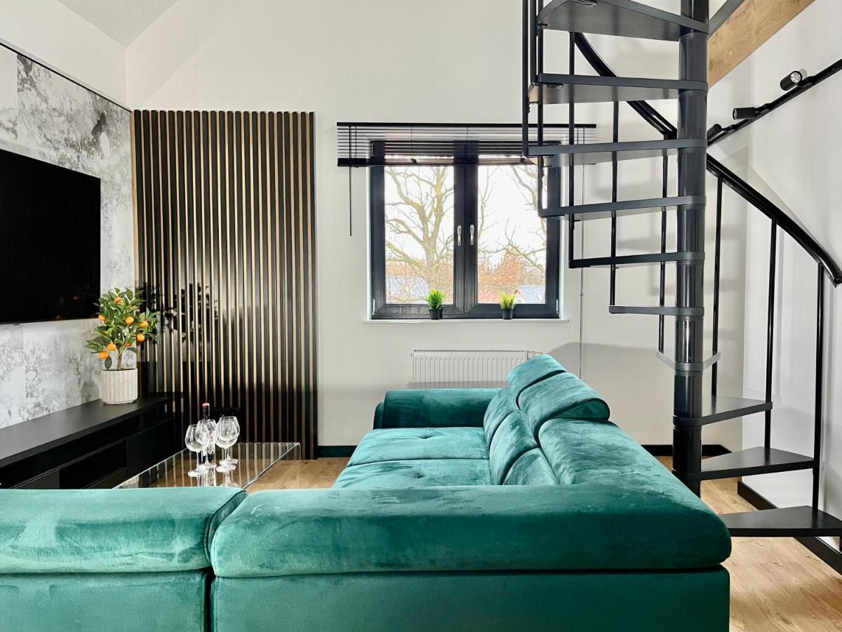 Apartamenty Maxa Czornyja Jelenia Gora Bagian luar foto