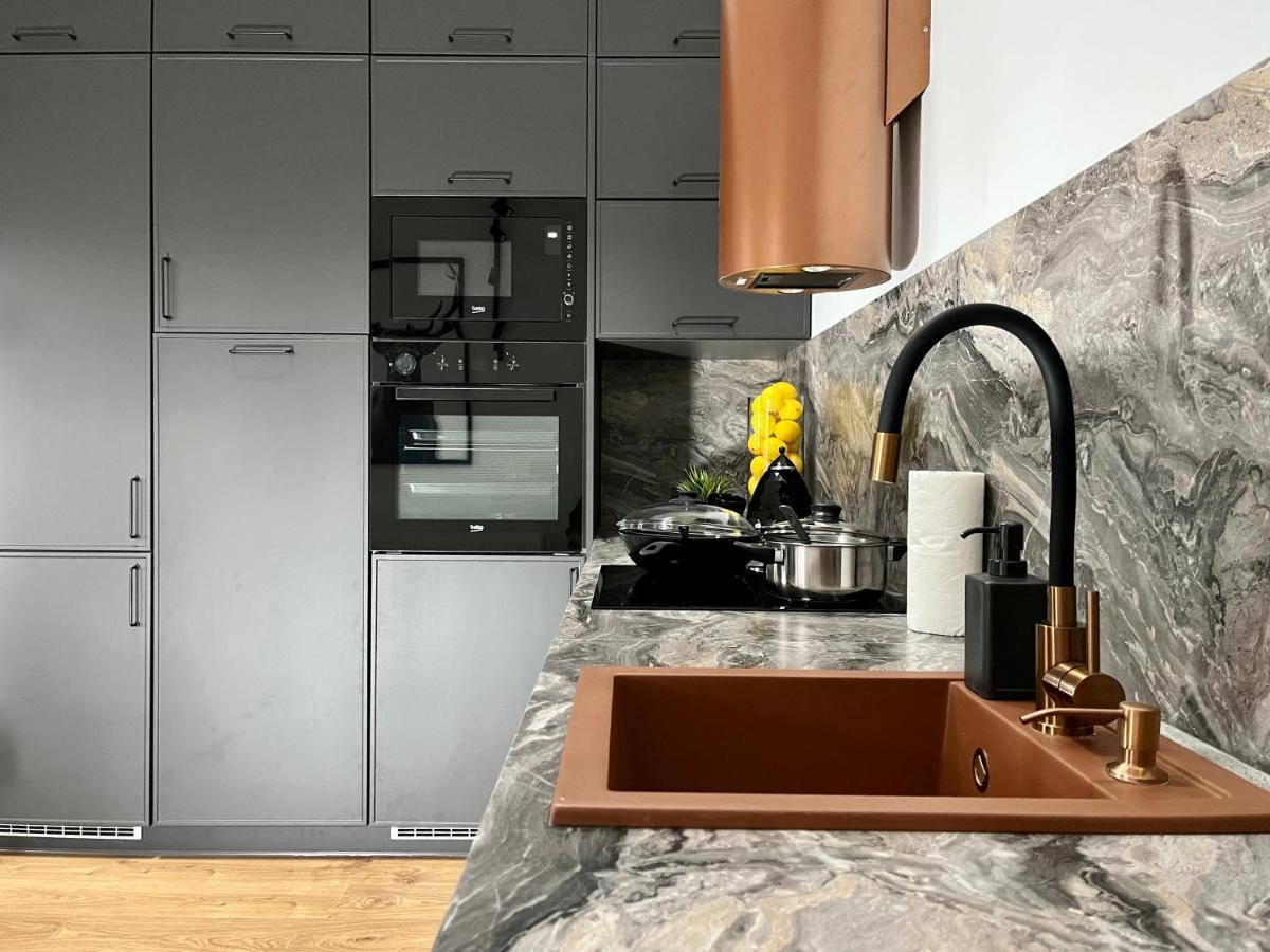 Apartamenty Maxa Czornyja Jelenia Gora Bagian luar foto