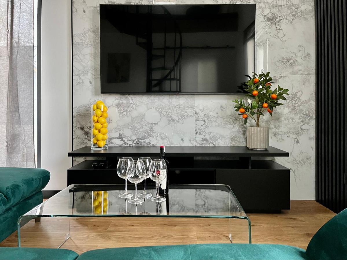 Apartamenty Maxa Czornyja Jelenia Gora Bagian luar foto